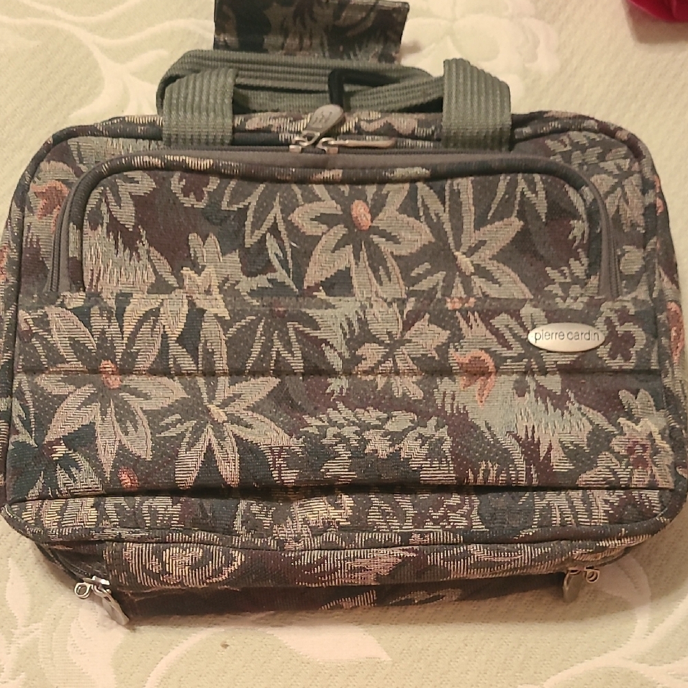 Pierre Cardin Toiletry Bag
